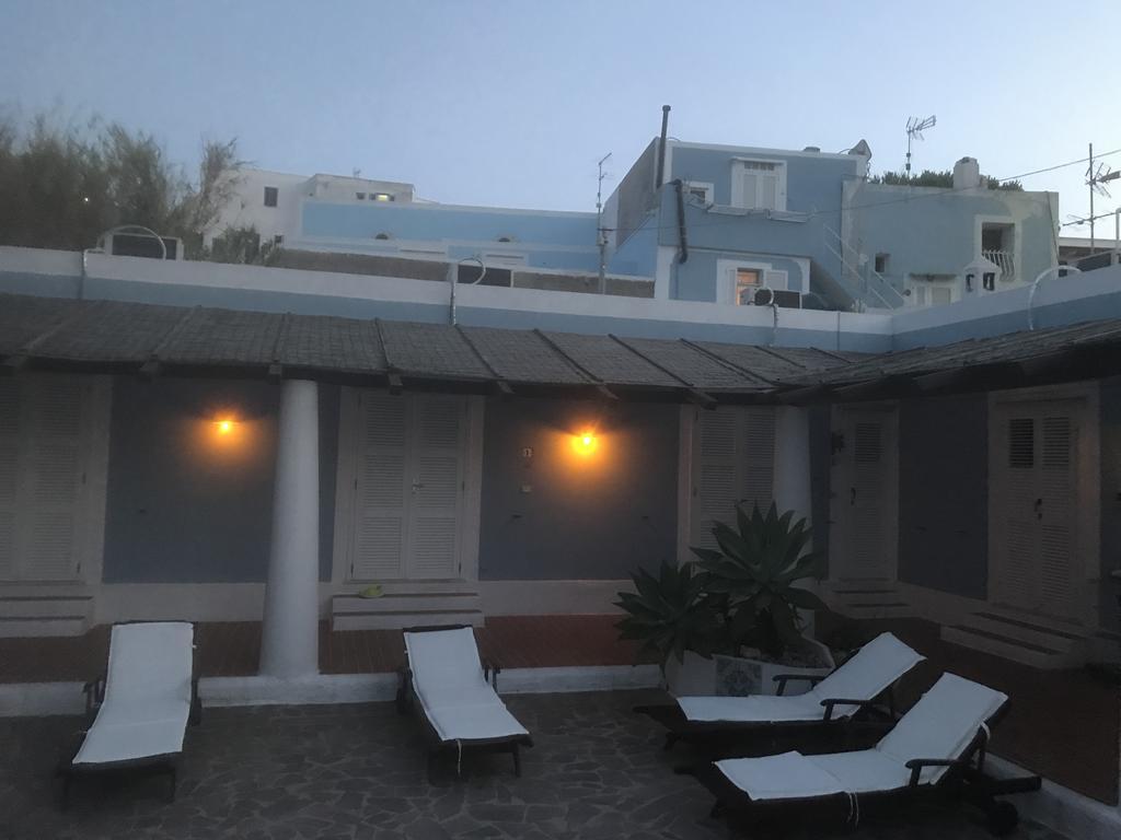 Cala Cavone Guest House ปอนซา ภายนอก รูปภาพ